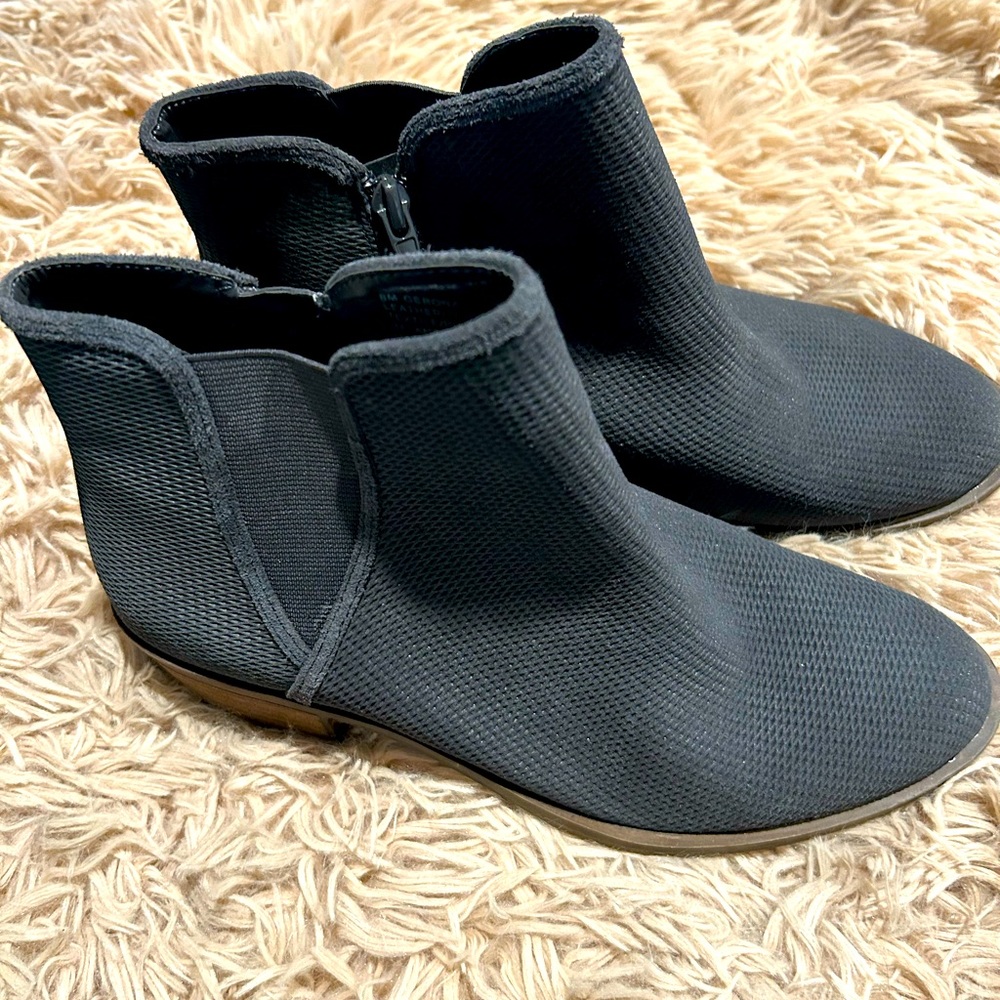 Kensie booties
